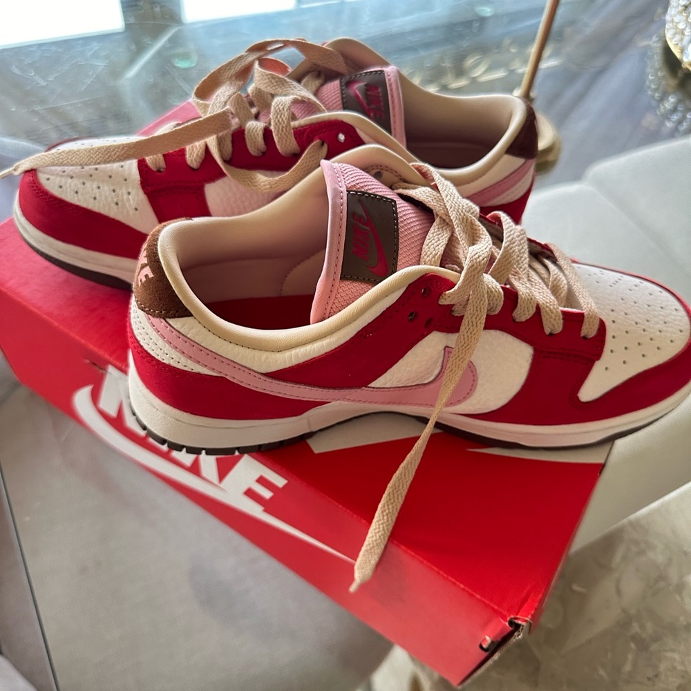 Nike Women's Red and Pink Sneakers